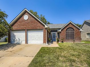 10224 Long Rifle Dr, Fort Worth, TX 76108