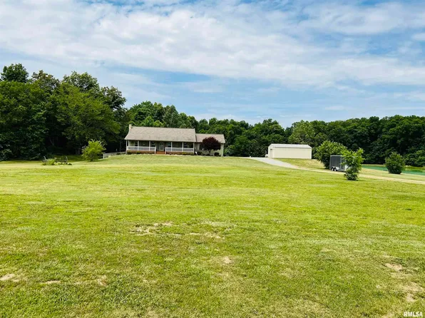 385 Tate Rd, Raleigh, IL 62977
