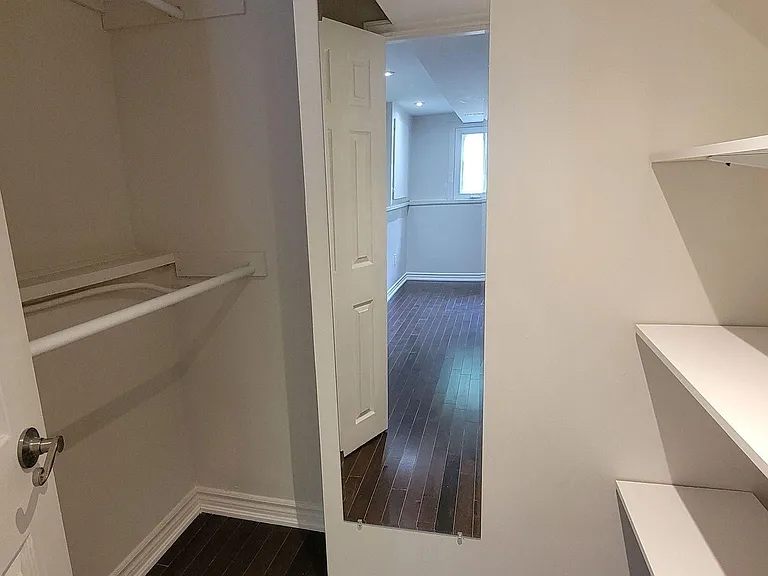20 Mowat Cres #LOWER — Photo 6
