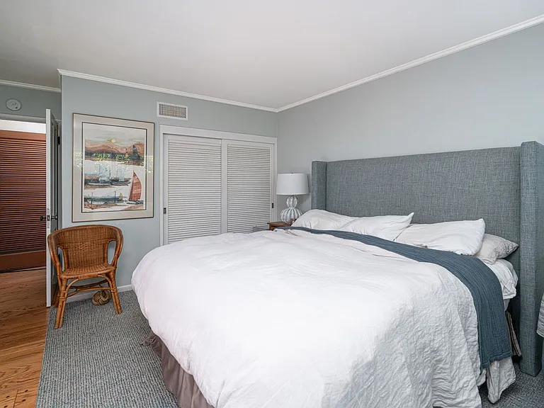 2124 E Oceanfront — Photo 19