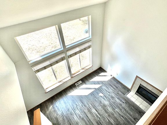 Living from from Den/Loft above