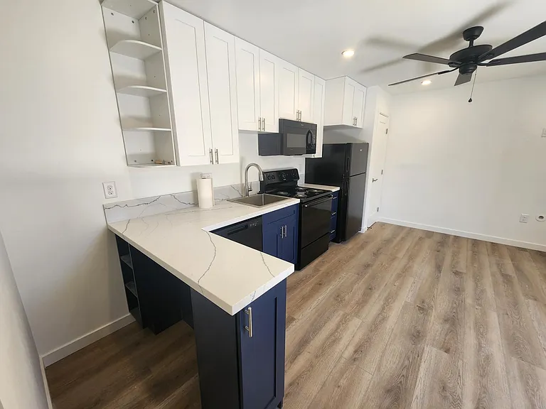 328 Edgehill Ln #2 — Photo 7