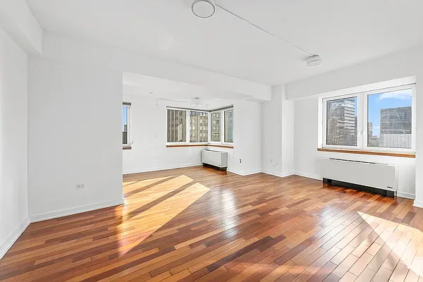 Rented by Corcoran | media 23