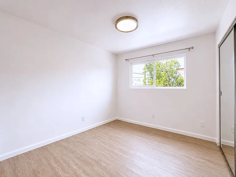 604 E Orange Grove Ave — Photo 29