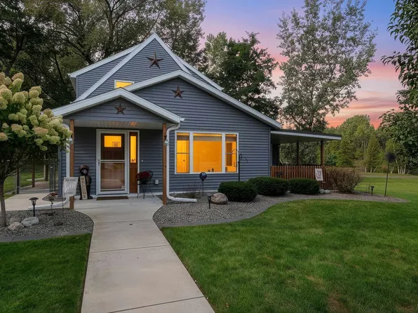 2934 Airport Rd, Oconto, WI 54153