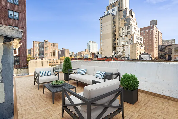 Sold by Compass | media 4