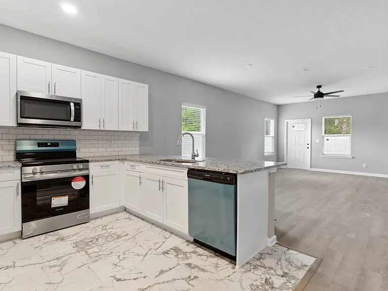 3229 Lenox Ave #1 — Photo 7