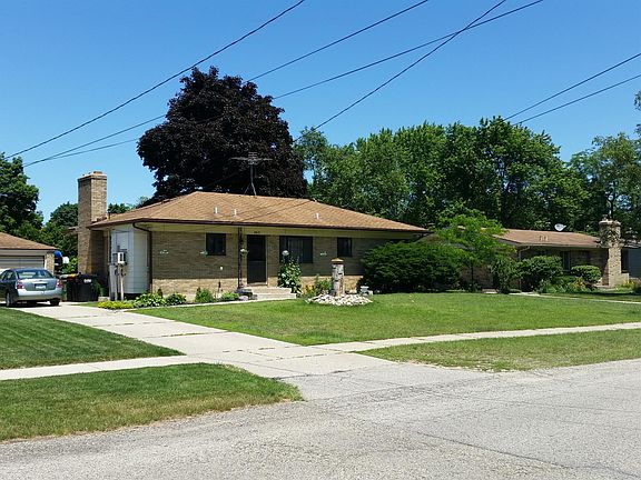 3rd image of 2621 Northville Dr NE
