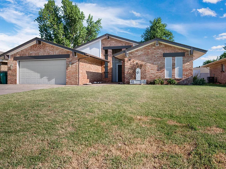 6708 Evergreen Canyon Rd — Photo 2