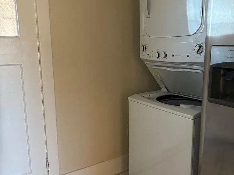 206 S 2nd St #7 — Photo 9
