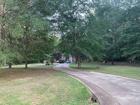 House in middle of 5 acres