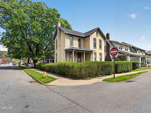 4th image of 301 Adams St