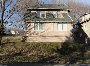 679 School St, Akron, OH 44307