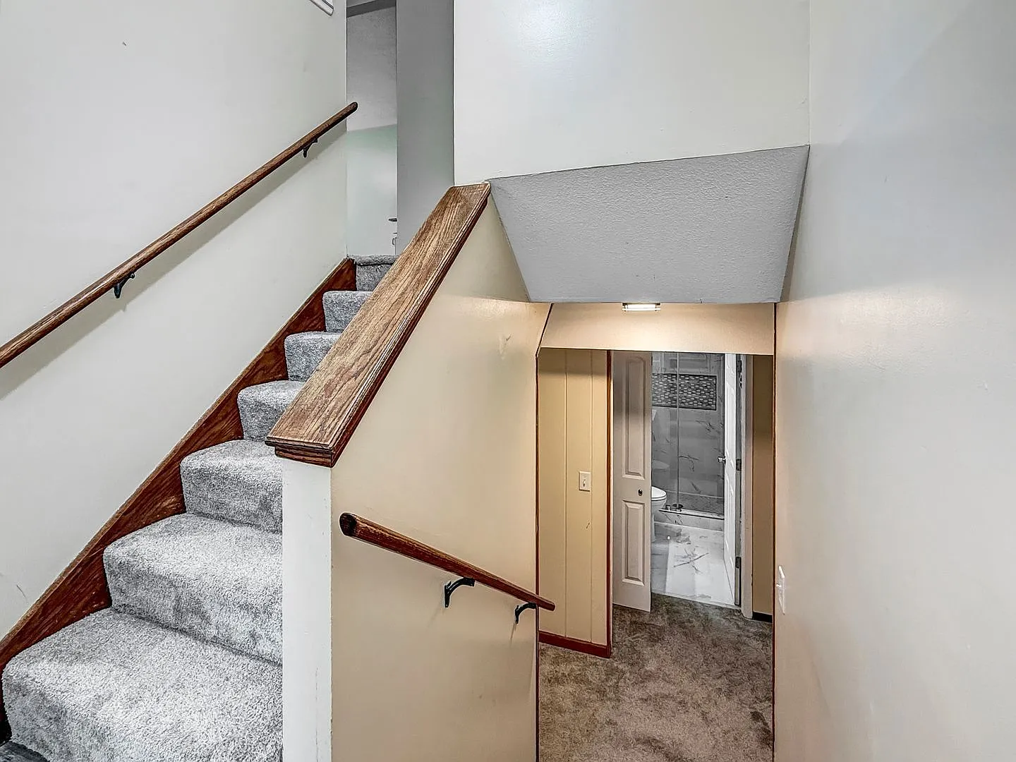 4 bed, 2.0 bath, 1734 sqft, $2,600 — Photo 3