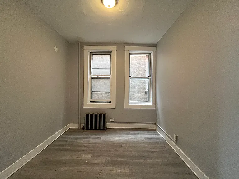 185 Beacon Ave #C — Photo 1