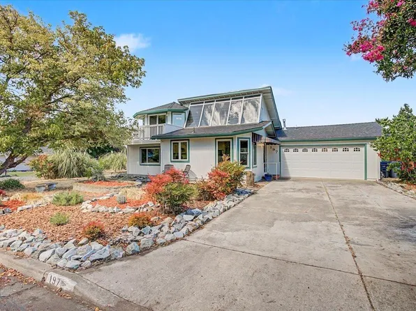 197 Alder Ln, Ashland, OR 97520