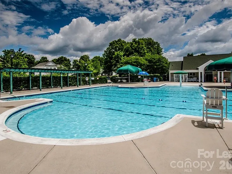 11133 Aprilia Ln — Photo 32