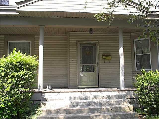 2nd image of 323 N Perkins St