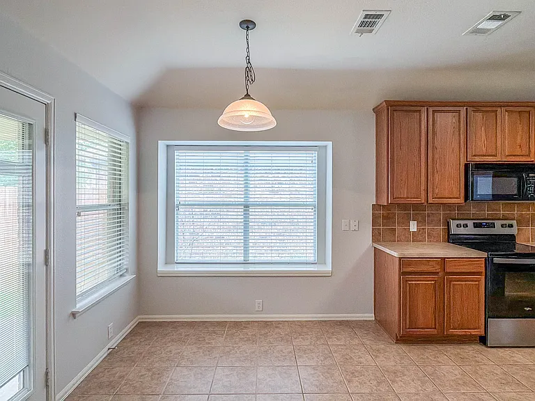 4516 Dragonfly Way — Photo 7