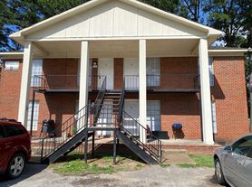 1080 Wallace Rd, Jackson, TN