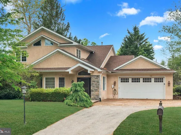 3174 Manor Rd, Huntingdon Valley, PA 19006