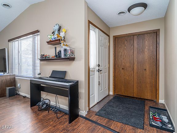 2nd image of 623 High Plains Ct