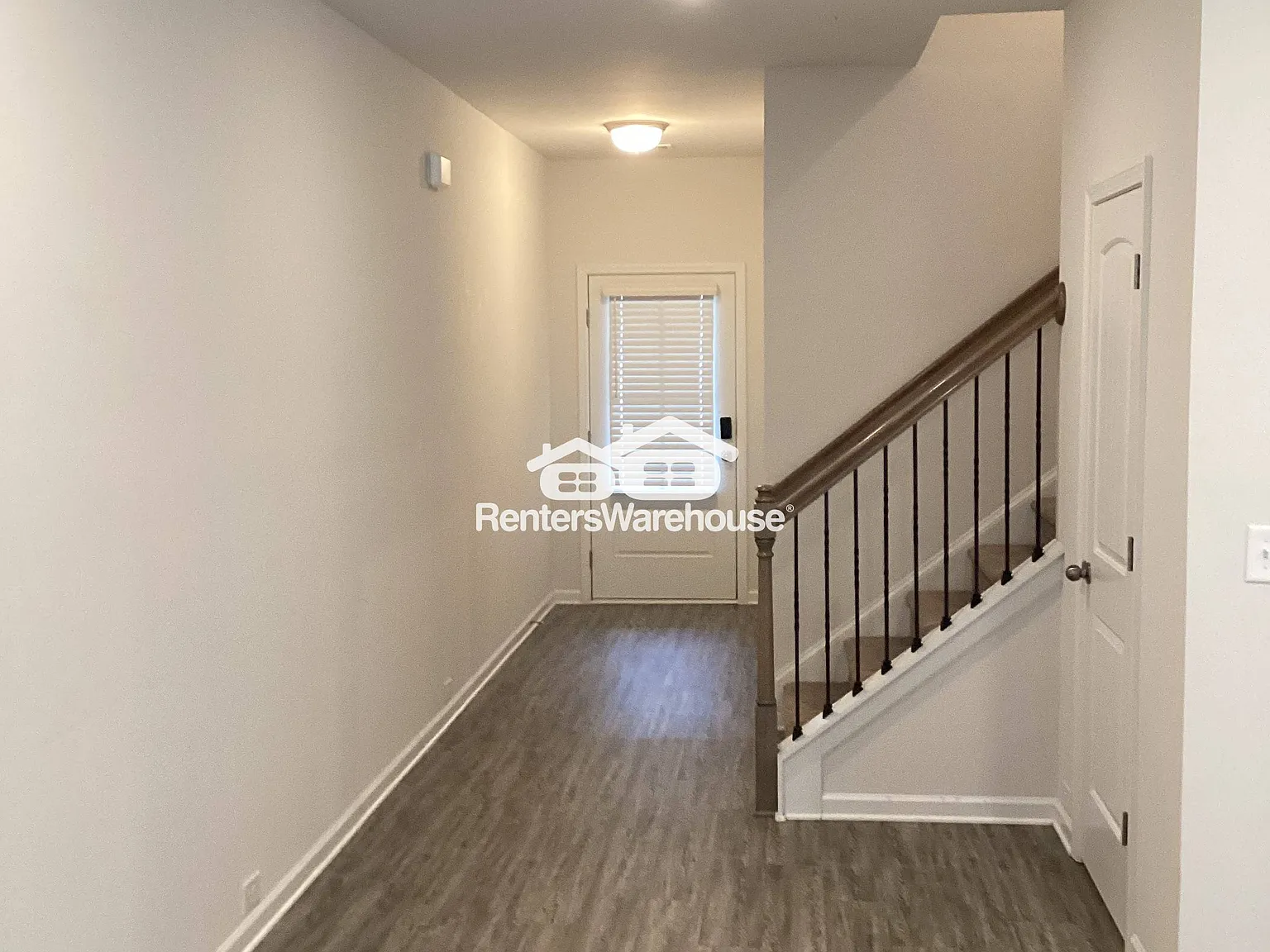 Lovely Townhouse in Buford — Photo 4