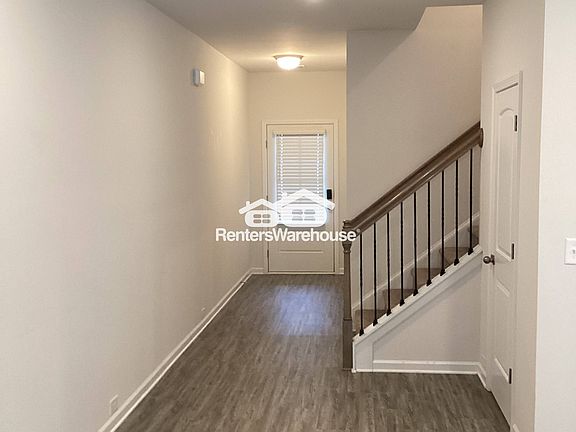 4th image of 1132 Chastain Dr
