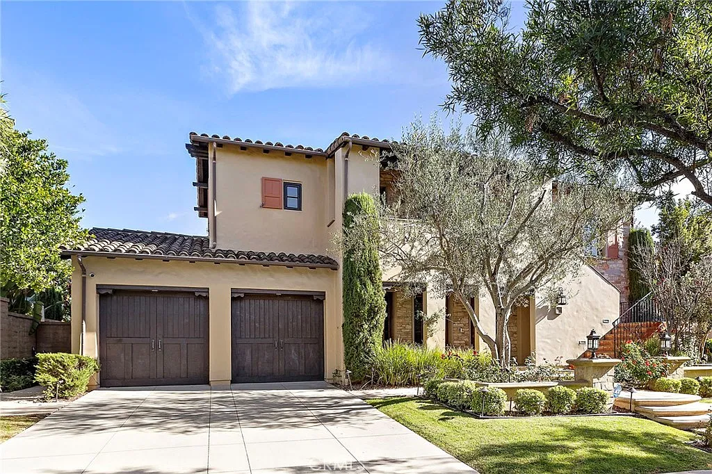 4 bed, 4.5 bath, 4405 sqft, $24,995 — Photo 2