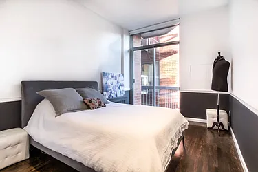 Rented by R New York