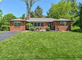 202 President Dr, Glenshaw, PA 15116