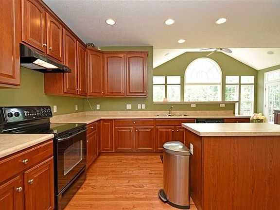 4th image of 1233 Beechwood Pl