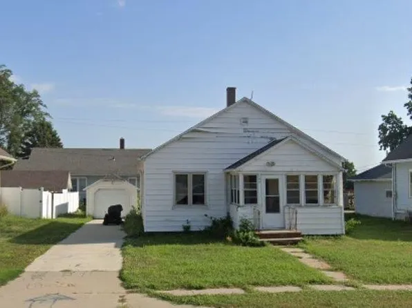 704 W Park Ave, Plainview, NE 68769
