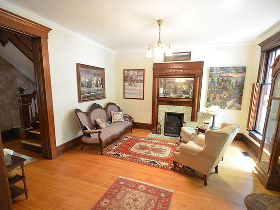 Foyer-Living Room