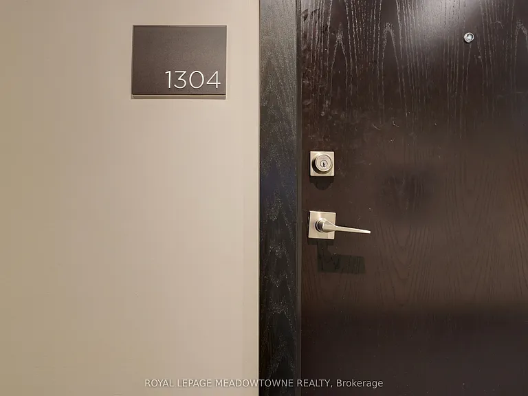 15 Glebe St #1304 — Photo 6