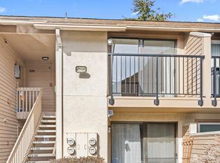 12434 Ambaum Blvd SW UNIT B-210, Seattle, WA