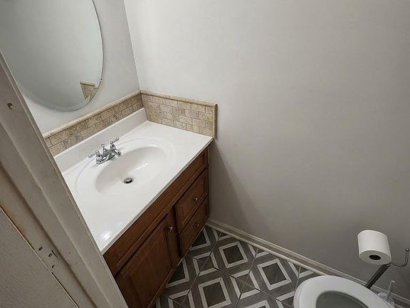3rd image of 4804 Jefferson St