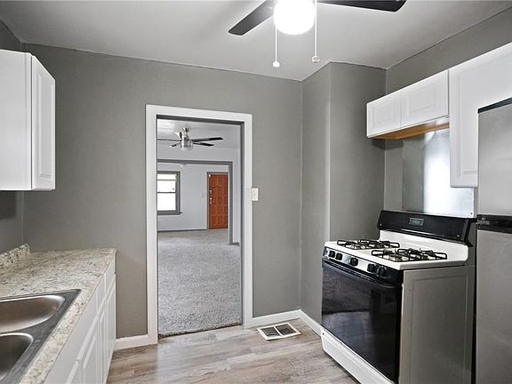 4th image of 3303 Monroe Ave
