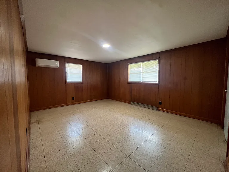 123 Center St #B — Photo 6