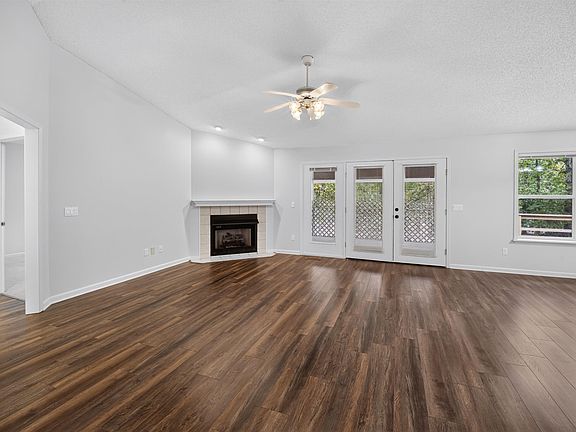 4th image of 3 Rollo Ln