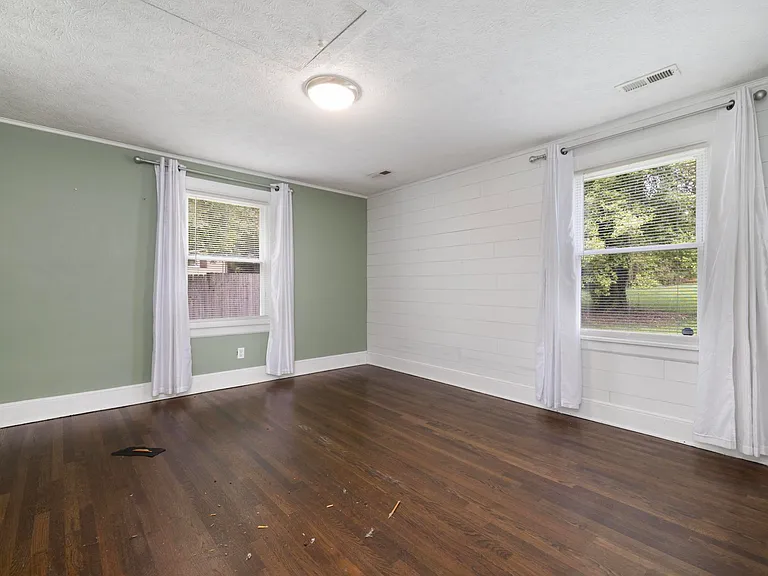 314 Crossway Rd — Photo 9