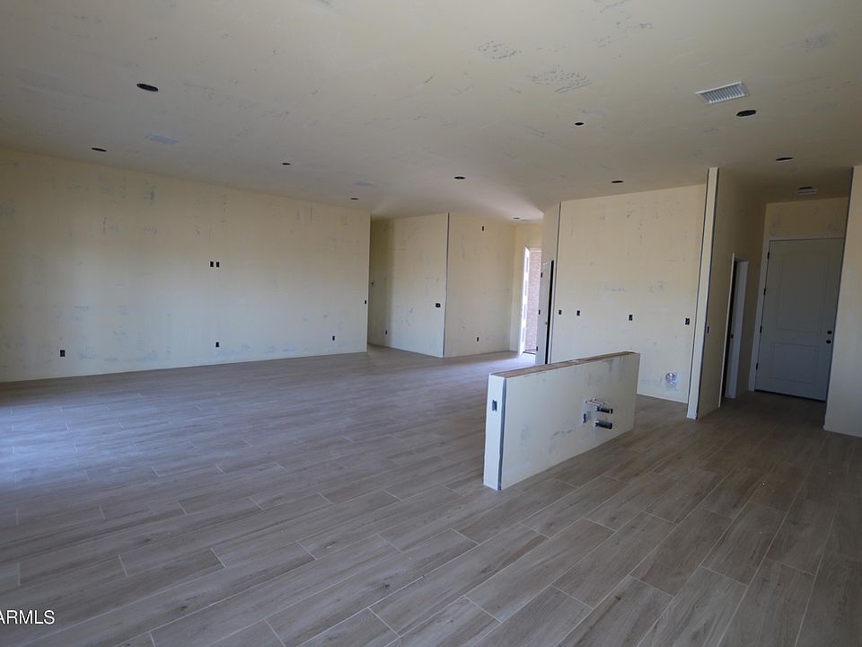 2nd image of 25128 W MONTGOMERY Road