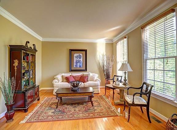 5th image of 12042 Dunnottar Dr
