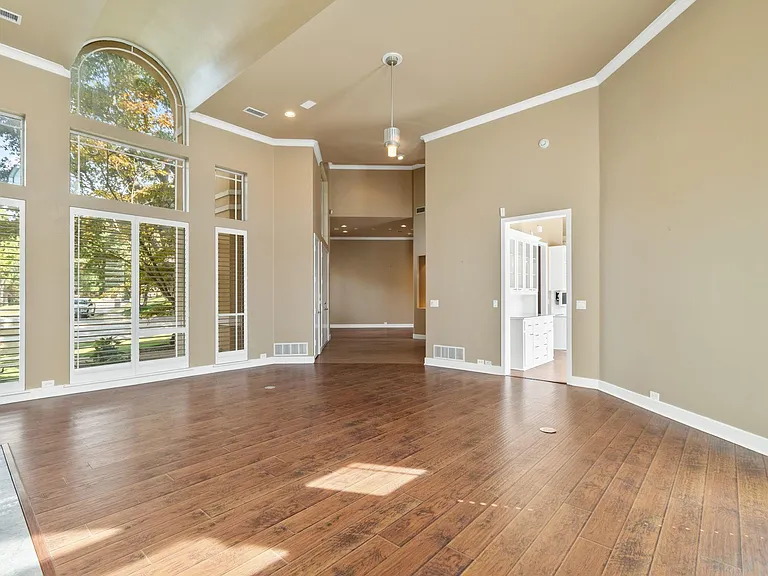 6020 Parksedge Ln — Photo 9