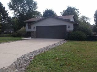 422 Forestview Curv, Zumbrota, MN 55992