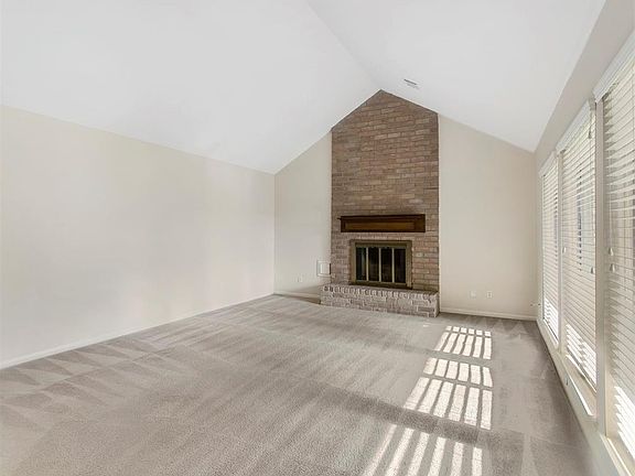 2nd image of 2523 Blue Willow Dr