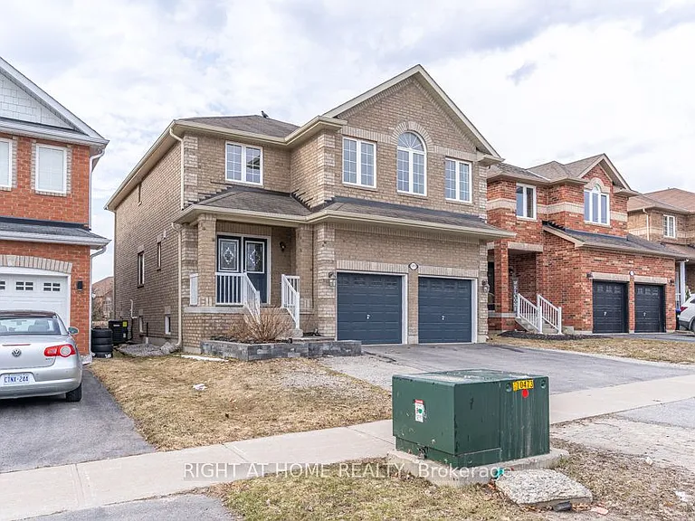 1373 Hunter St — Photo 2