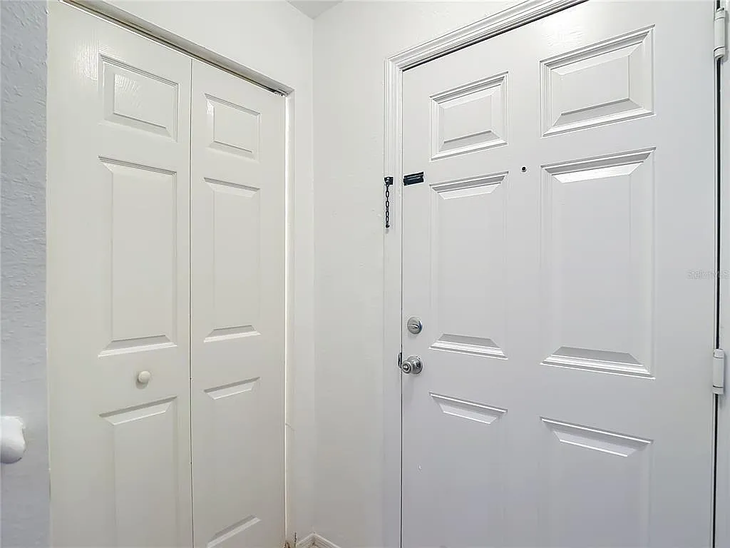 3 bed, 2.0 bath, 1325 sqft, $1,700 — Photo 4