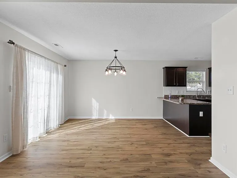 302 Aquamarine Cir — Photo 9
