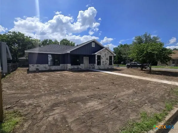 300 S 14th St, Gatesville, TX 76528